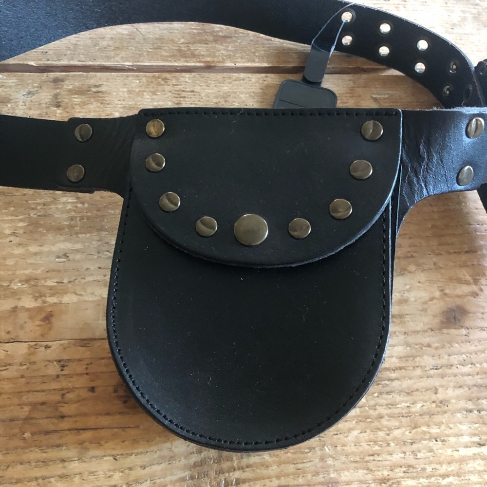 Free People black leather belt pouch bag NWOT - Picture 2 of 5